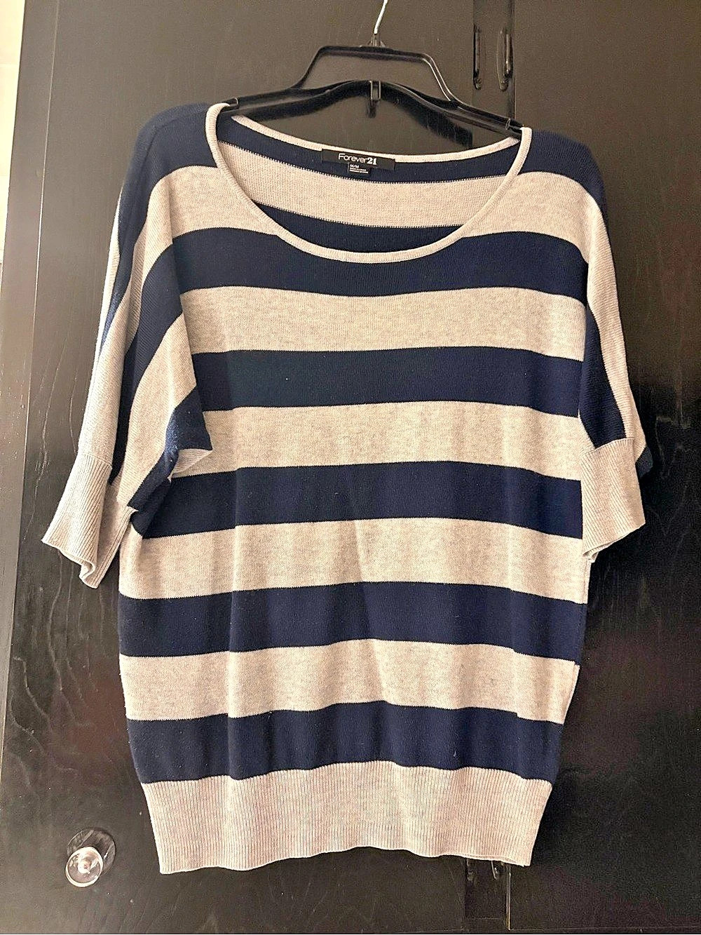 Forever 21 Striped Crew Neck Sweater in Blue & Cream Size Medium